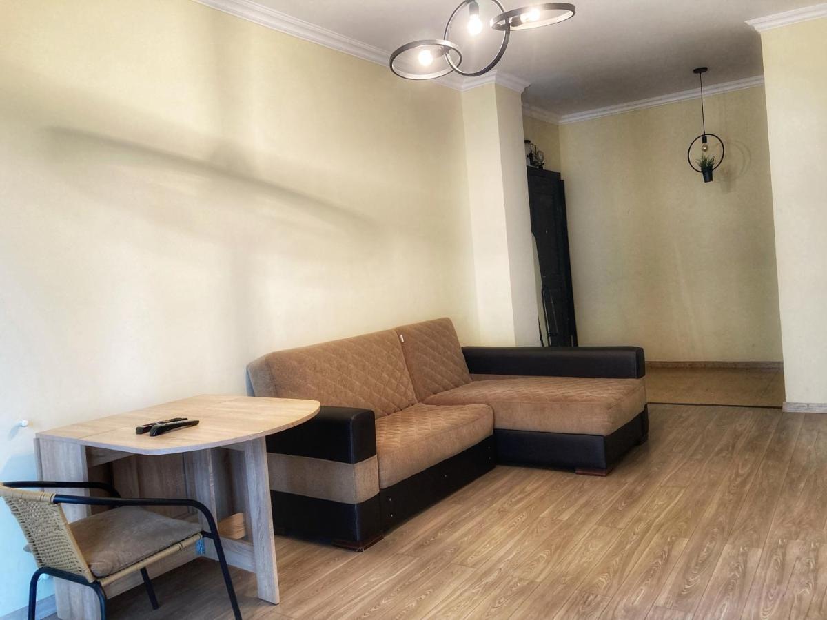 Big, Comfortable Apartment In Batumi Near The Sea Dış mekan fotoğraf